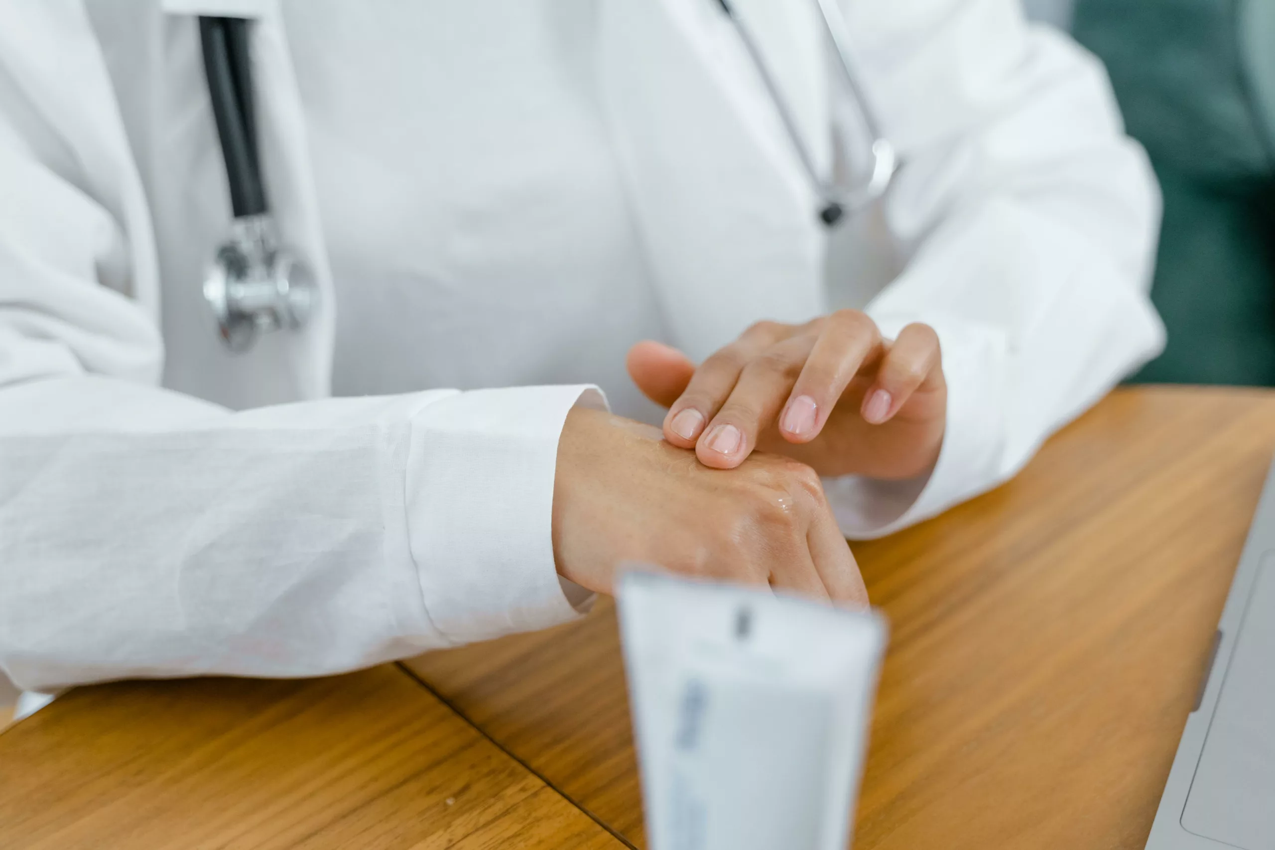Procédure disciplinaire médecin : le droit ESSENTIEL de se taire enfin reconnu