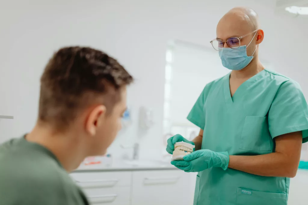 Orthodontiste : qui peut utiliser ce titre ?