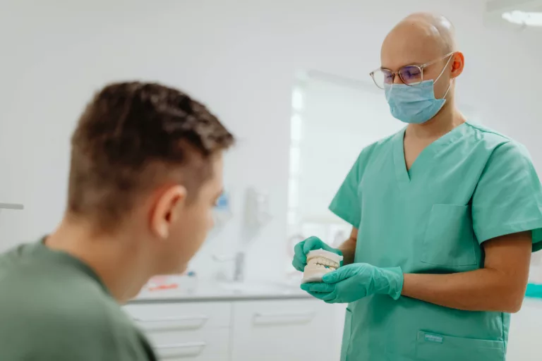Orthodontiste : qui peut utiliser ce titre ?
